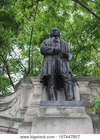 Brunel Statue In London