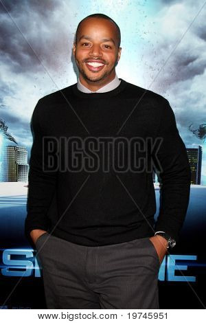 LOS ANGELES - NOV 9: Donald Faison kommt bei der Weltpremiere der 