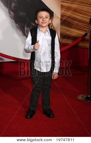 LOS ANGELES - NOV 14: Atticus Shaffer kommt bei der Weltpremiere von 
