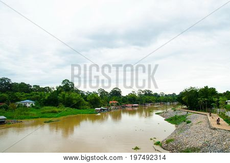 Along this Present day we got the moment of environment of the river that seem important  for people with Sakaekrang River This Picture can be Improve us to motive work on the next generation of humanity future.