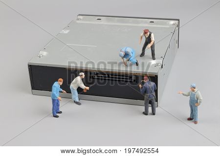 Mini Engineer And Worker Meeting And  Cd Rom