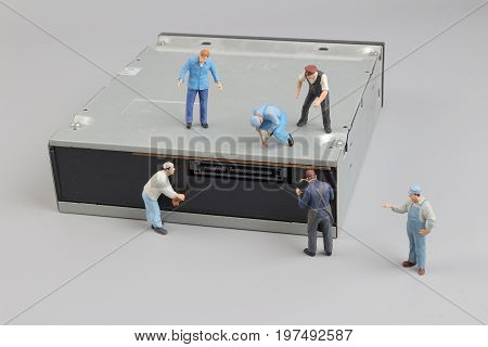 Mini Engineer And Worker Meeting And  Cd Rom