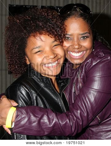 LOS ANGELES - 20.11: Shar Jackson & dcera Cassie na celebrity Celebrity Gift Suite připojeno