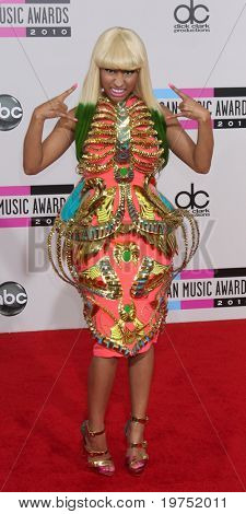Los Angeles, nov 21: Nicki Minaj kommt zu den 2010 american Music Awards am Nokia Theater auf nov