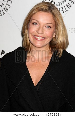 LOS ANGELES - 29 de NOV: Sheryl Lee llega a "Psych: A Twin Peaks Gathering" Paley Center para mí