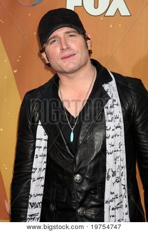 LAS VEGAS - DEC 6: Radovan Niemann přijíždí na 2010 americká Country Awards v MGM Grand Garden A
