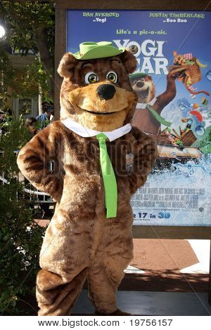 LOS ANGELES - DEC 11: Yogi Bear ankommer til den 