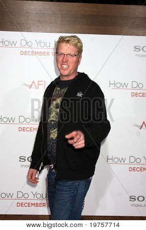 LOS ANGELES - Aralık 13: Jake Busey Heather Tom'un yıllık Noel Partisi 2010 Köyü tiyatro üzerinde