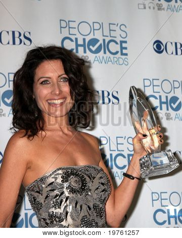 LOS ANGELES - JAN 5: Lisa Edelstein ankommer til 2011 People's Choice Awards på Nokia Theater på LA Li