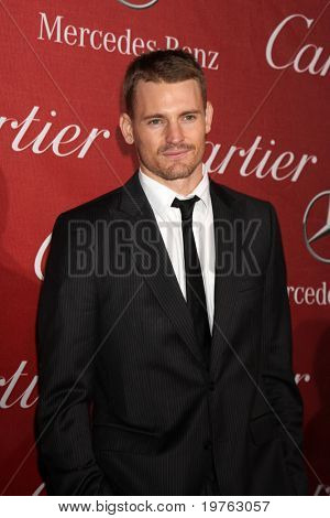 PALM SPRINGS - JAN 8: Josh Pence ankommer ved Palm Springs internationale Film Festival 2011 Awards