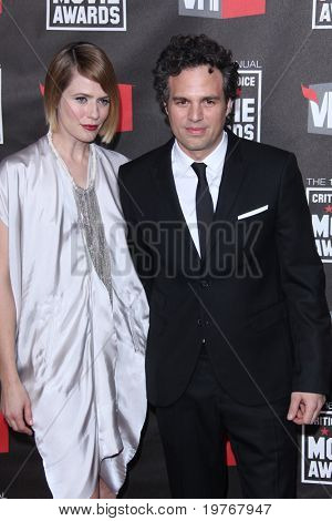 LOS ANGELES - JAN 14: Mark Ruffalo arriva presso il XVI Annual Critics' Choice Movie Awards all'Ho