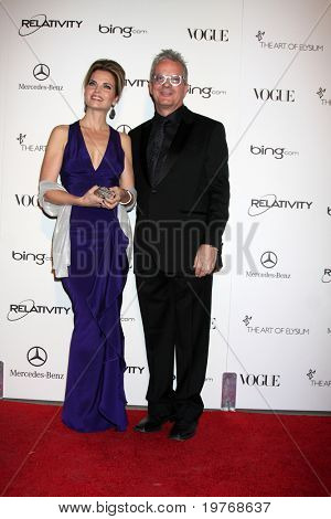 LOS ANGELES - JAN 15: Anita Mothersbaugh, Mark Mothersbaugh arriva presso la Art Of Elysium 'Heaven' 