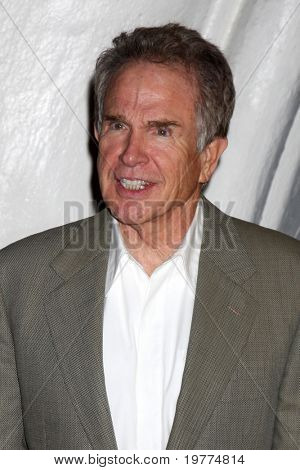SANTA BARBARA - JAN 28: Warren Beatty saapuu American Riviera Award esitelmä S
