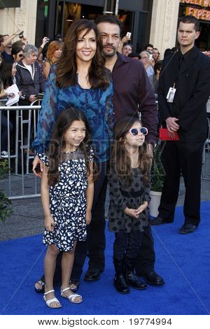 LOS ANGELES - JAN 23: Maria Canals Barrera og familie ankommer til 