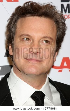 LOS ANGELES - FEB 7: Colin Firth přijede na 