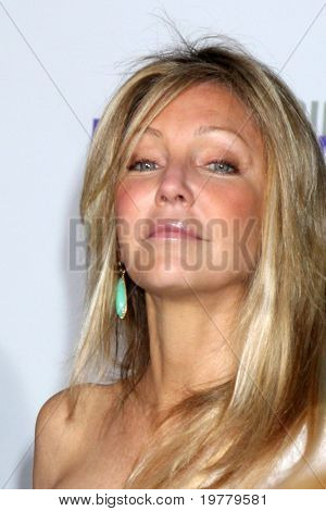 LOS ANGELES - 8 FEB: Heather Locklear arriva alla Premiere di 