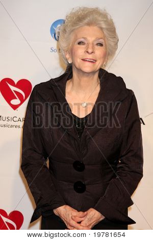 LOS ANGELES - FEB 11: Judy Collins arriva presso la Muiscares Gala Honoring Barbra Streisand a Conv