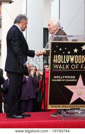 LOS ANGELES - 1. marts: Maestro Zubin Mehta & Kirk Douglas deltage i Hollywood Walk af Fame Star C