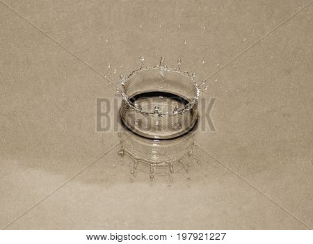 From the fallen drop on the surface of the water formed a beautiful crown