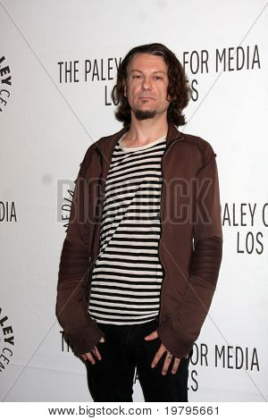 LOS ANGELES - MAR 12: Ben Edlund dorazí na 