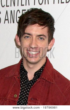 LOS ANGELES - MAR 16: Kevin McHale che arrivano presso il 