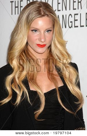 Лос-Анджелес - 16 Мар: Хизер Моррис, прибывающие в «Glee» PaleyFest 2011 в театре Сабан в Марк