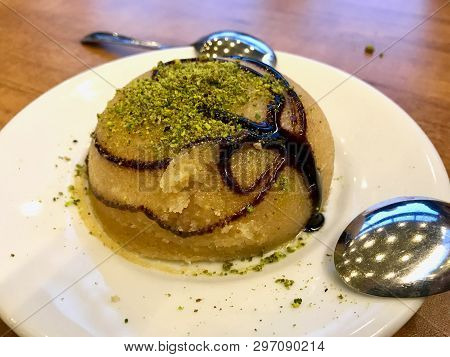 Semolina Dessert With Ice Cream / Irmik Helvasi / Halva.