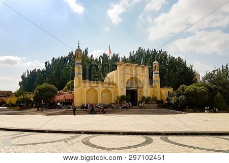 Kashgar, Xinjiang, China: View Of Id Kah Mosque, The Most Famous Attractions In Kashgar Ancient Town