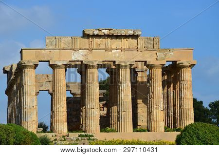 Selinunte, Sicily. Temple Of Hera, Ancient Greek Ruins In Italy, Doric Architecture