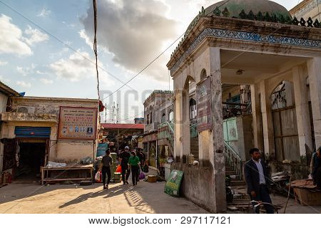Aug 2017, Kashgar, Xingjiang, China: The Famous Sunday Market Of Kashgar, A Popular Destination Alon