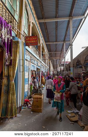 Aug 2017, Kashgar, Xingjiang, China: The Famous Sunday Market Of Kashgar, A Popular Destination Alon
