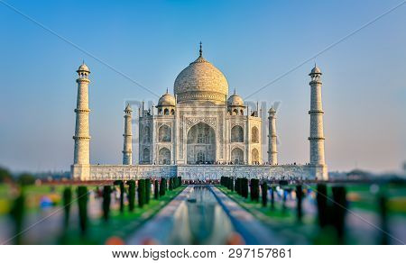 Agra, India - March 5 2018: Tourists Sighteseeing, Exploring And Admiring Famous The Taj Mahal