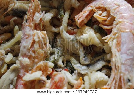 Mixed Deep-fried Fish, Shrimp And Squid Platter