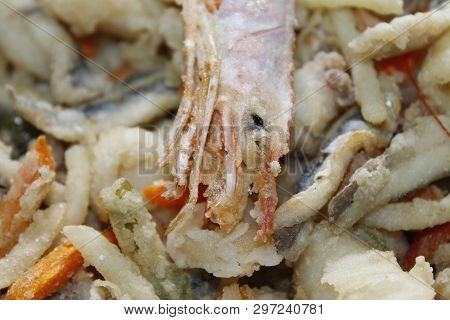 Mixed Deep-fried Fish, Shrimp And Squid Platter