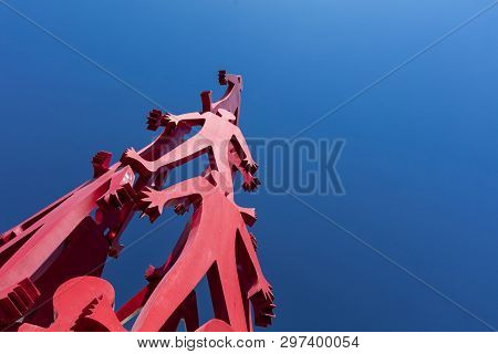 Sculpture Outside La Spezia Railway Station, Le Spezia, Italy, 20th May 2016