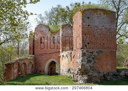 Pokrzywno, Kujawsko-pomorskie / Poland - April, 24, 2019: Ruins Of The Teutonic Castle In A Small To