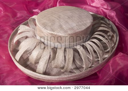 Beige Damen Kleid hat