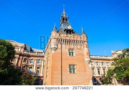 Capitole Donjon Or Medieval Dungeon Tower At Place Du Capitole, Toulouse. Now Is Tourist Information