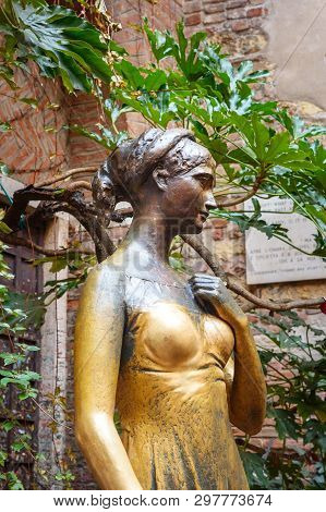 Verona, Italy - October 20, 2018: Juliet Staue Near Juliet Capulet House