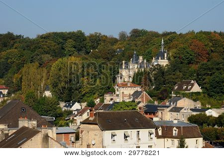 ฝรั่งเศส ตัวเล็กเมืองของ Pierrefonds ใน Picardie