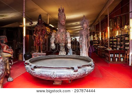 Cochin, India - March 14, 2012: Souvenir Shop At The Market Street In Fort Kochi In Cochin City, Ind
