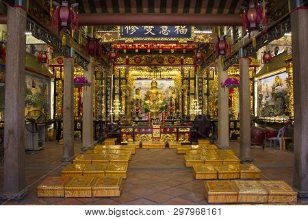 Interior Design And Decoration For People Visit Guandi Shrine And Jinping Temple Of The Queen Of Hea