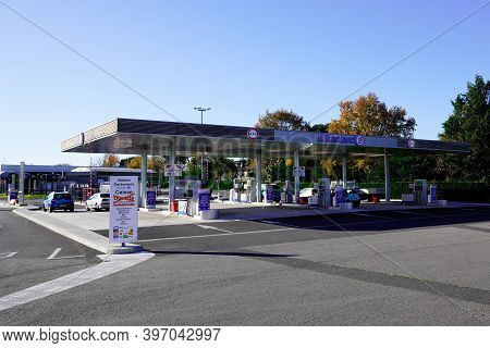 Bordeaux , Aquitaine  France - 11 21 2020 : Leclerc Logo And Sign Front Of Gas Service Station Store