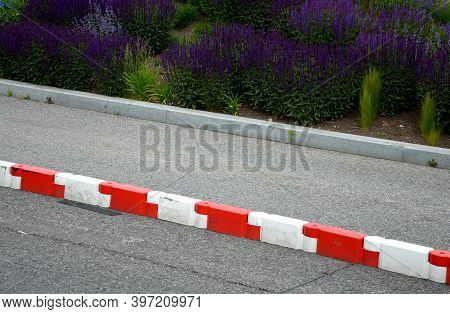 Vehicle Protection Entry Barrier, Lane-to-lane Crossing Road Markings Deceleration Element In Traffi