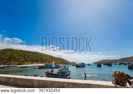Vietnam Ocean Road From Phan Rang To Cam Ranh
