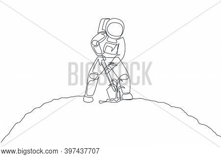 Single Continuous Line Drawing Of Cosmonaut Digging Up Soil Using Metal Shovel In Moon Surface. Gala