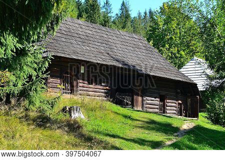 Picture Historic Wooden Village Buildings Typical Of The Mountain Environment In The Past Of The Mou