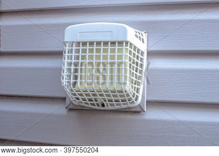 A Bathroon Vent Air Wall Cap Duct