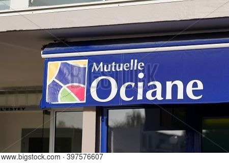 Bordeaux , Aquitaine  France - 11 21 2020 : Mutuelle Ociane Logo And Sign Text Front Of Agency Frenc