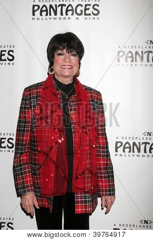 LOS ANGELES - DEC 4:  JoAnne Worley arrives to 